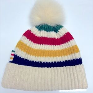 Hudson Bay Toque
Used condition
Super comfortable